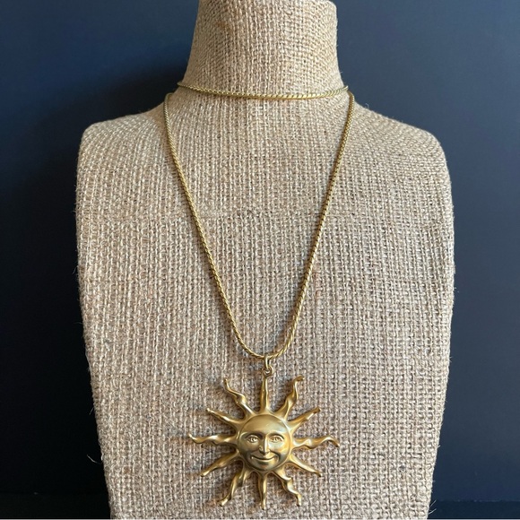 Anne Klein sun face Pendant Necklace - Picture 1 of 7
